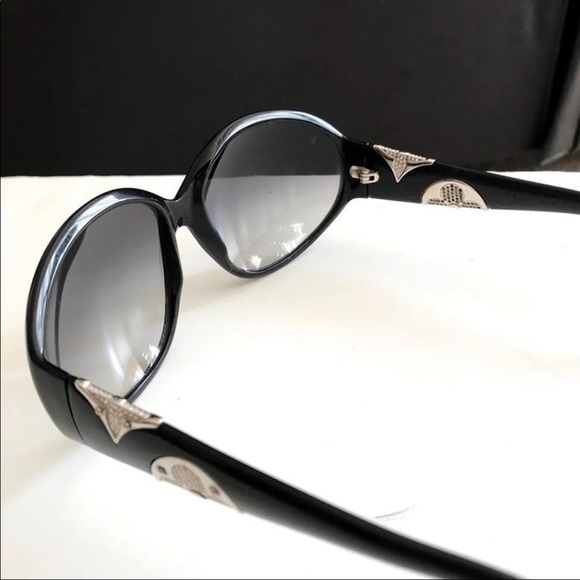 Louis Vuitton Iris PM Sunglasses - Picture 3 of 7